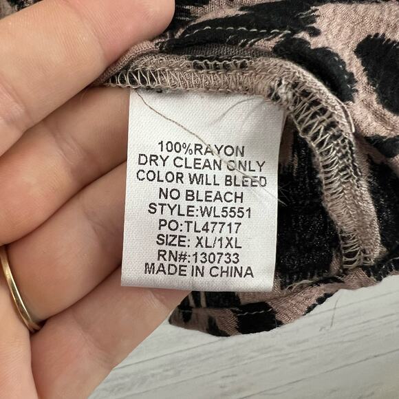 Umgee Leopard Print Open Front Tie Hem Crinkle Blouse Size XL/1X - Picture 7 of 7